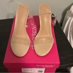Shoe Dazzle Cream sandals Heels